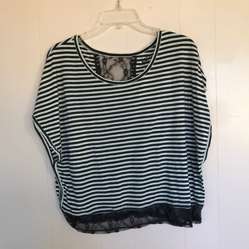 3/$15 Mudd Black & White Striped Lace Kaftan Top S